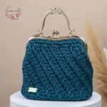 👜 Diagonal Arrow Bag